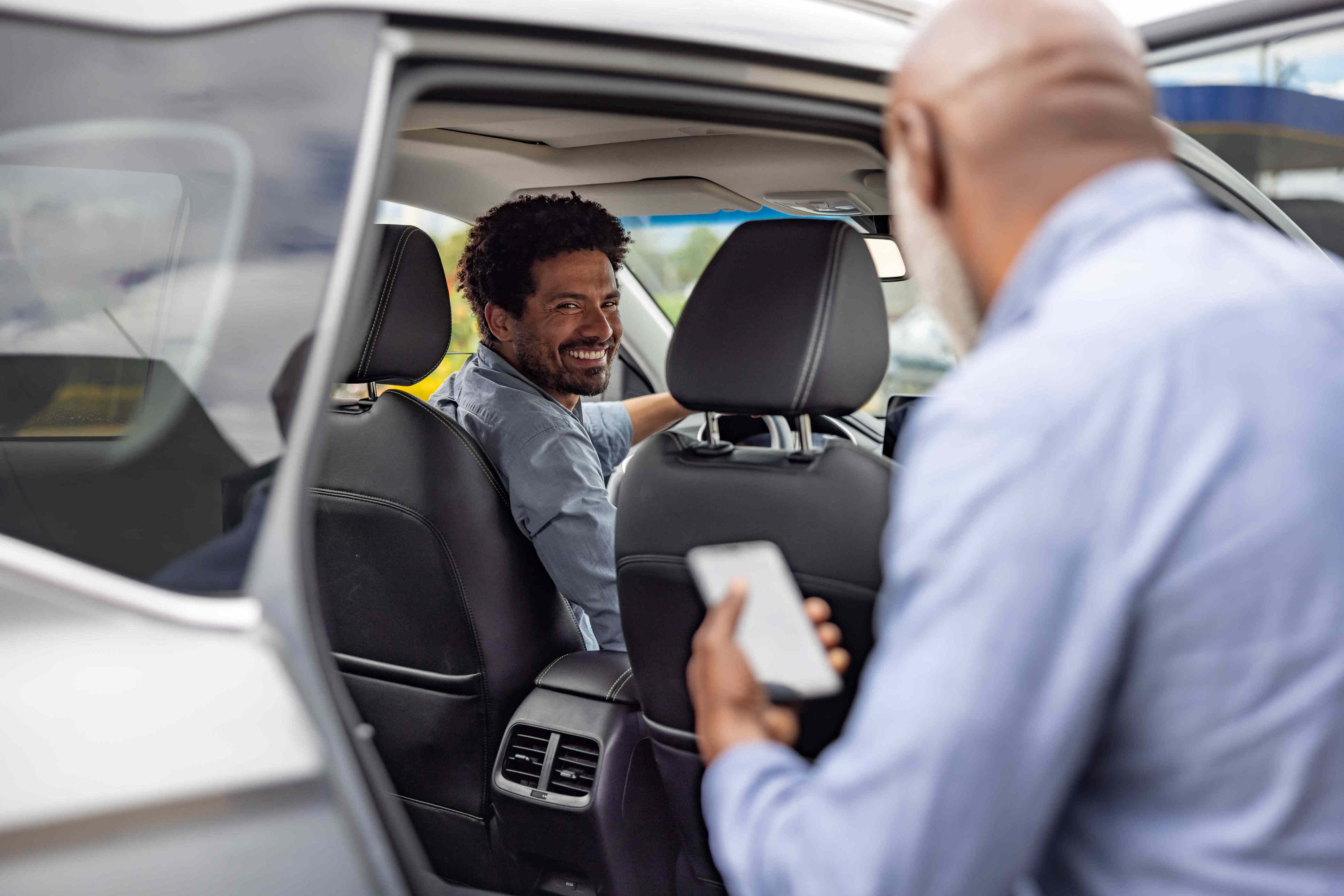 Should you make small talk with your rideshare driver? Here's what ...
