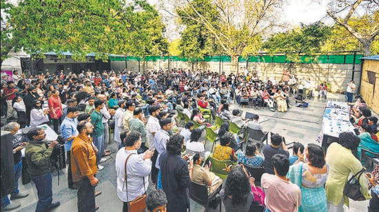 Opposition lawmakers, activists oppose trans definition bill