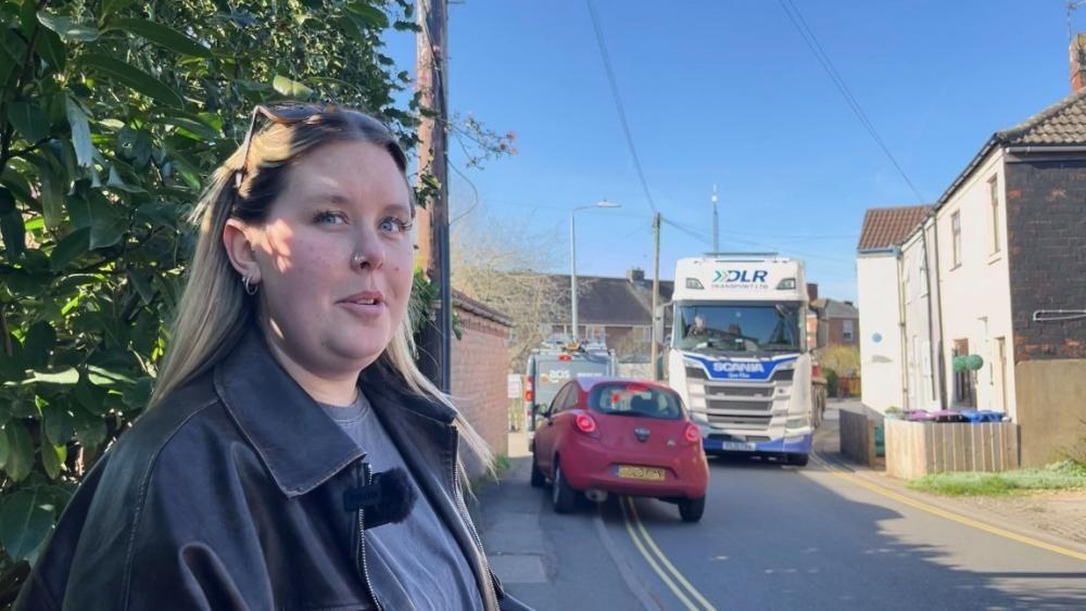 Parents fear for safety due to cars mounting kerbs<br><br>