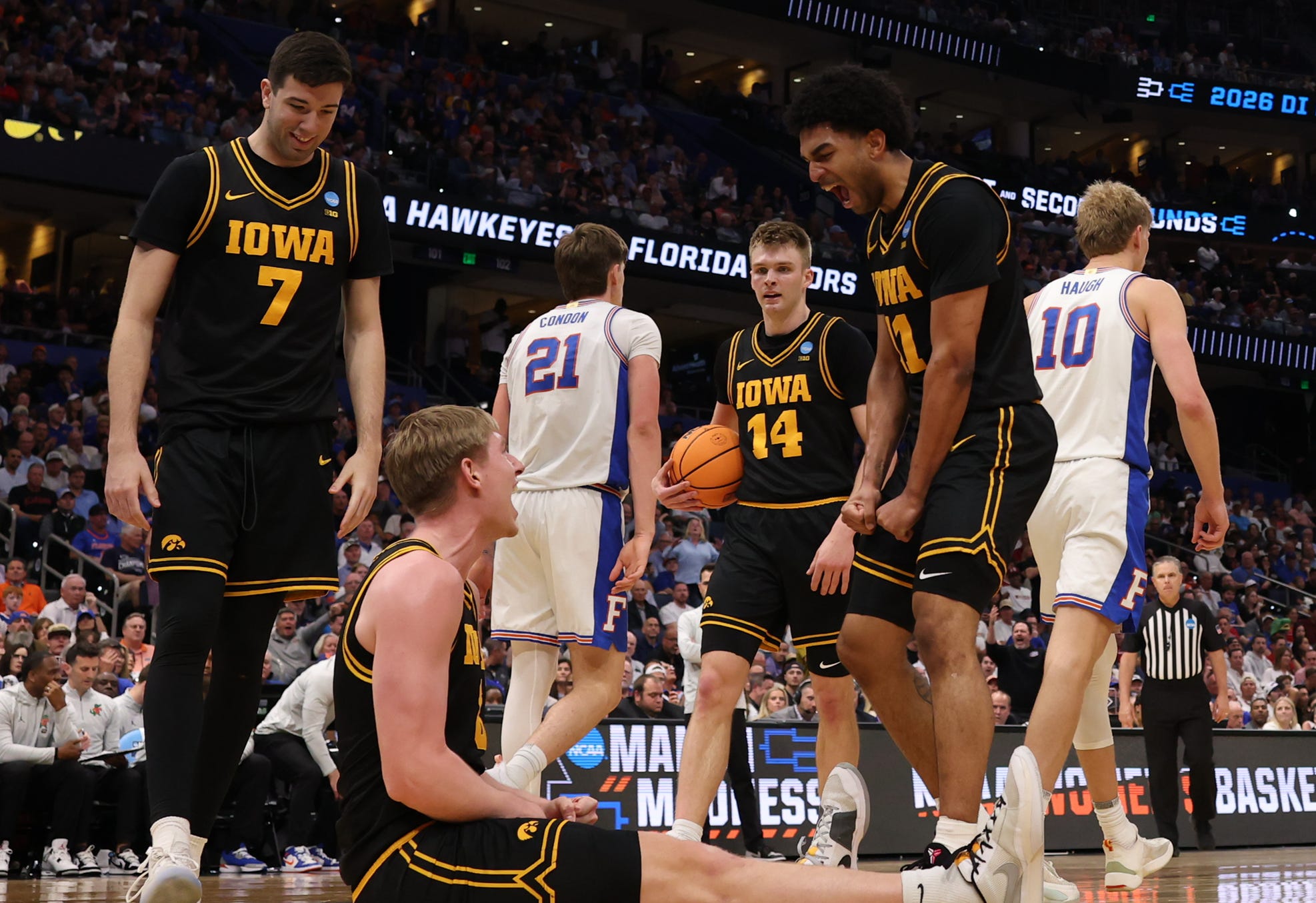 March Madness Sweet 16 predictions: NCAA bracket picks for every men's game