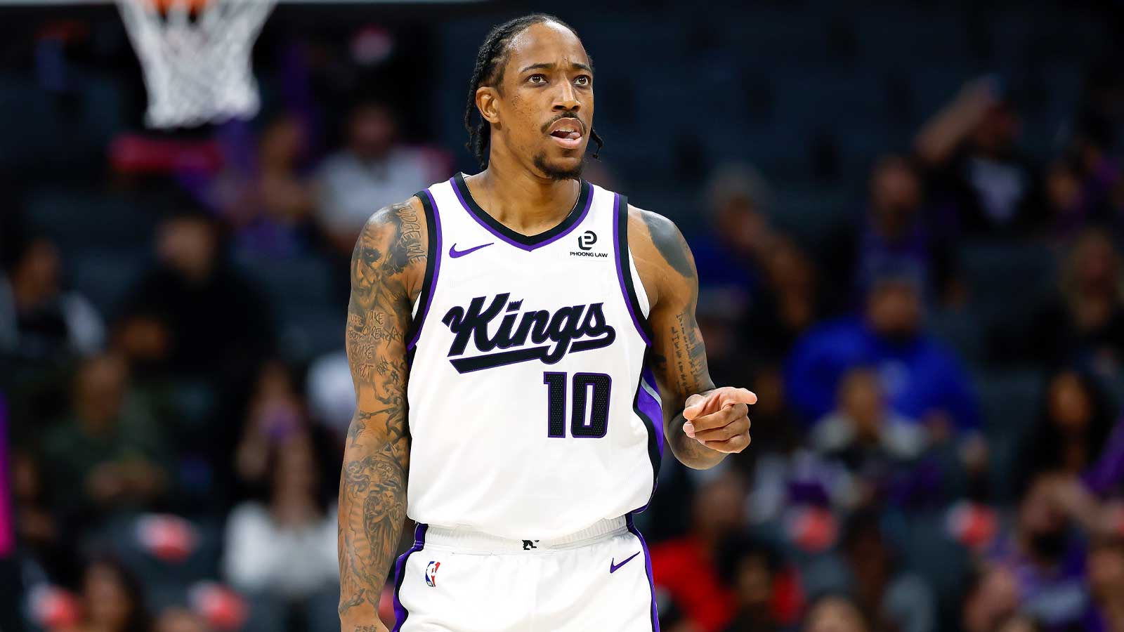 Watch Kings’ DeMar DeRozan pass Oscar Robertson on all-time NBA scoring ...