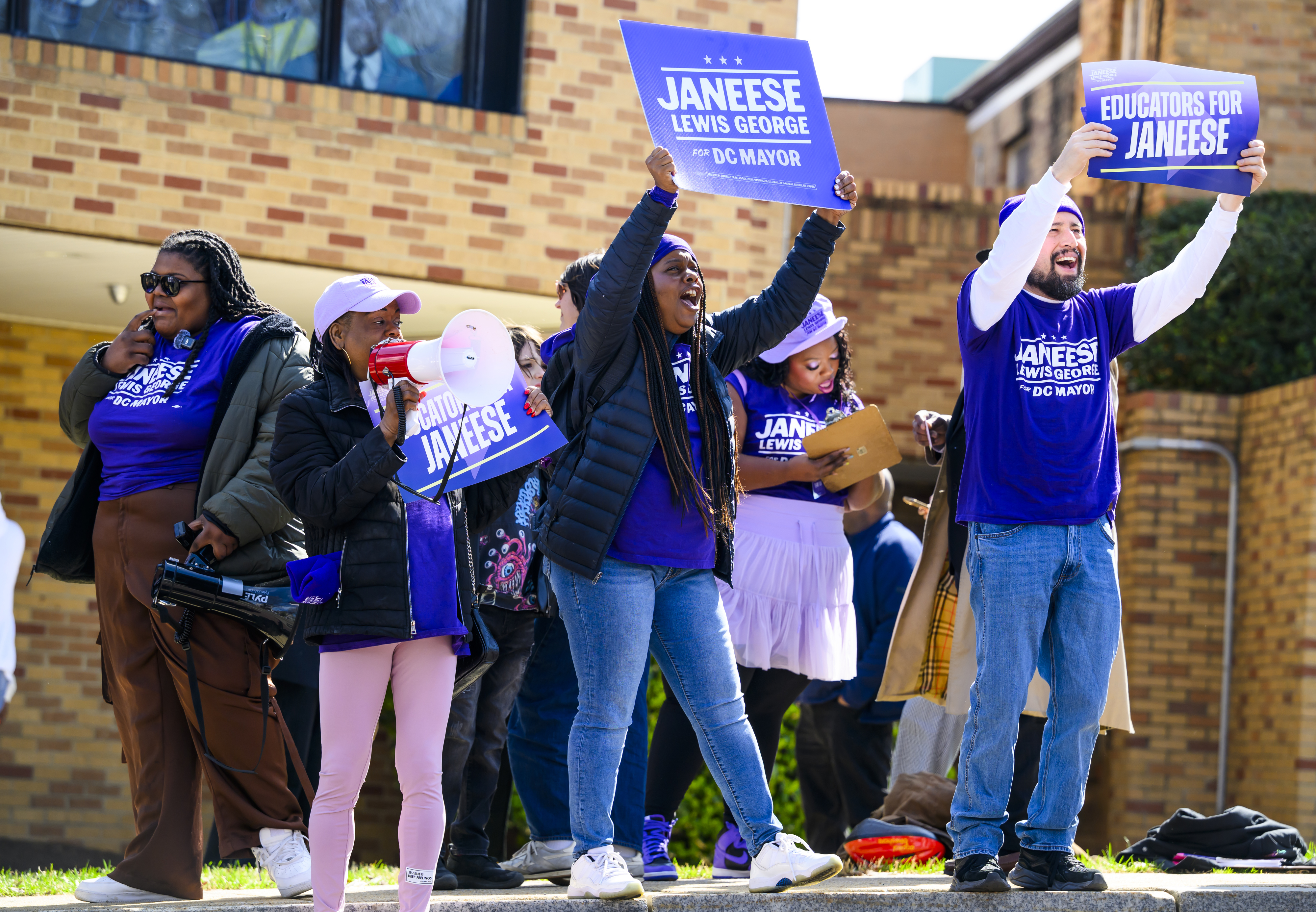 Empty offices, vacant storefronts raise stakes in DC mayoral election