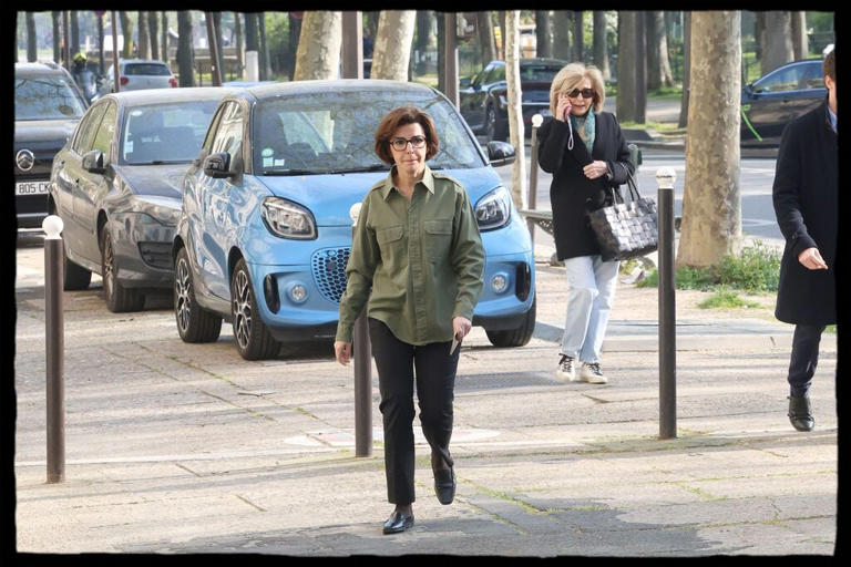 « Casse-toi ! » : Rachida Dati huée à la sortie de son QG après sa défaite aux élections municipales à Paris