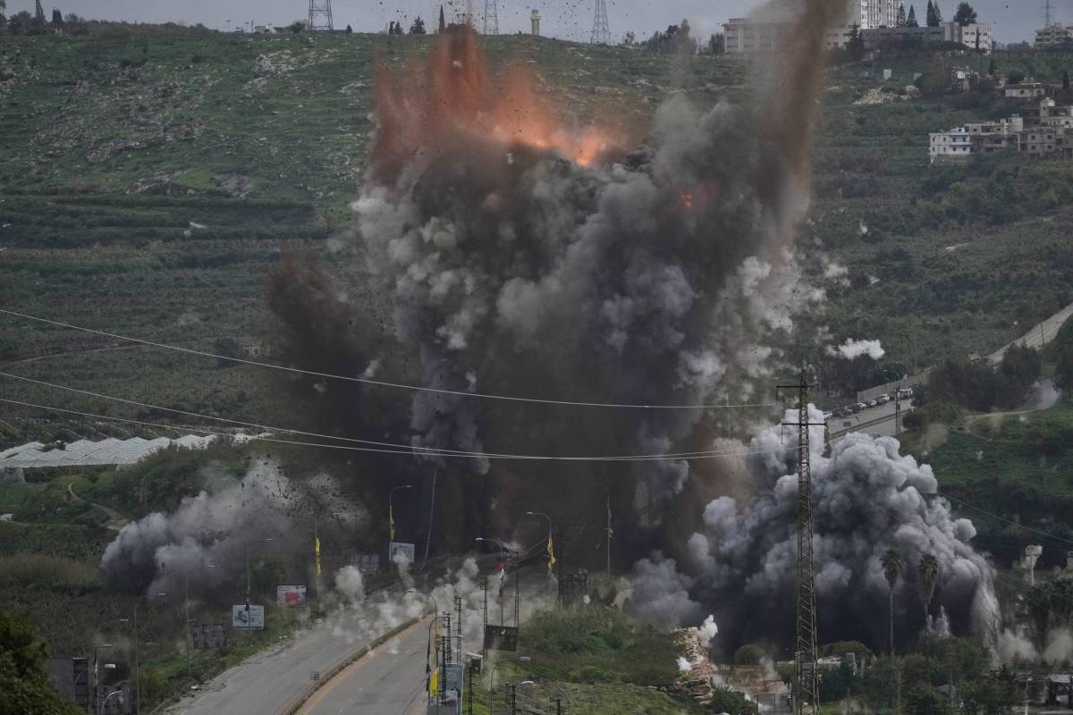 Israel launches new wave of attacks on Tehran and Iran threatens to ...