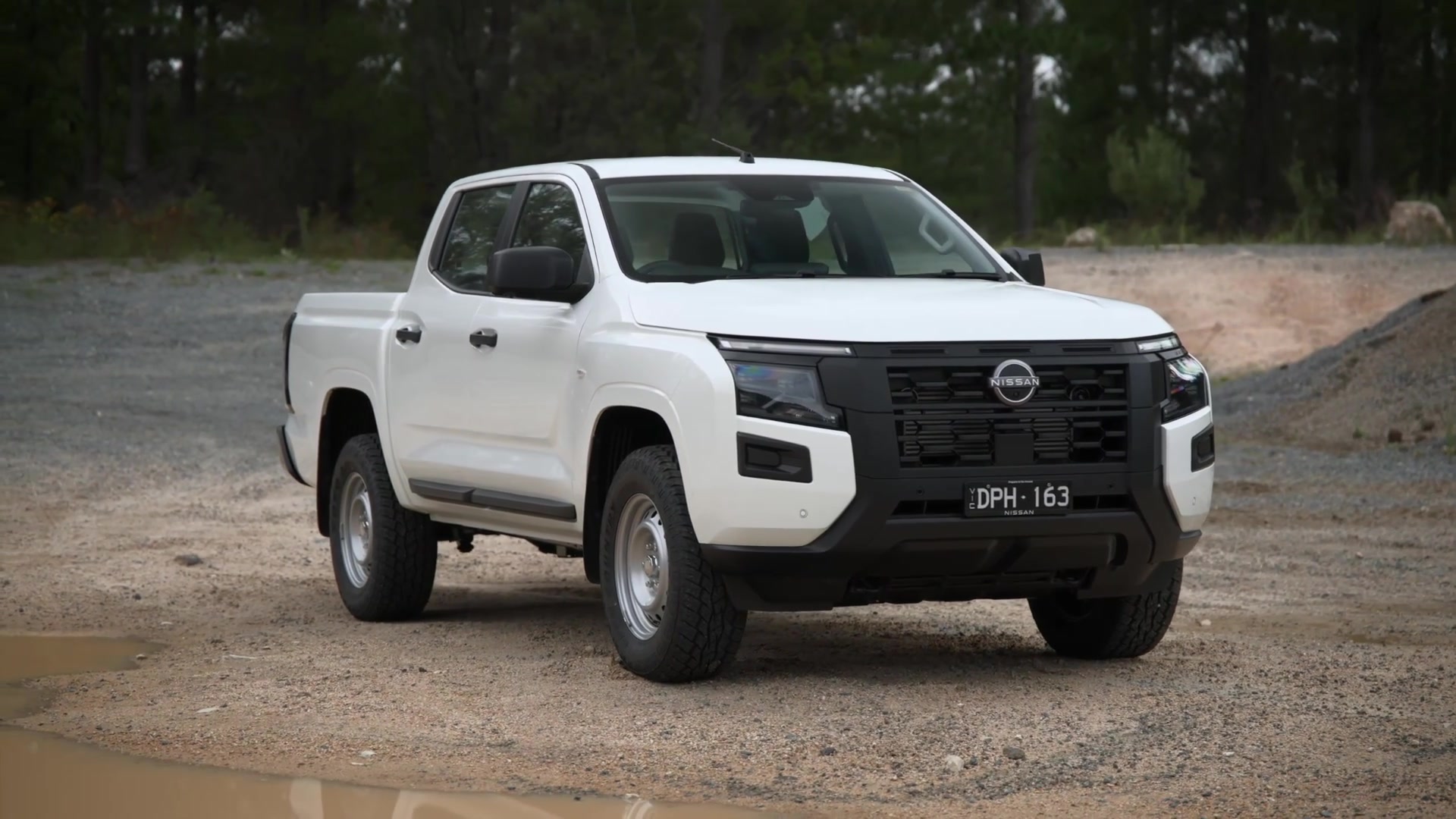 2026 Nissan Navara SL design preview