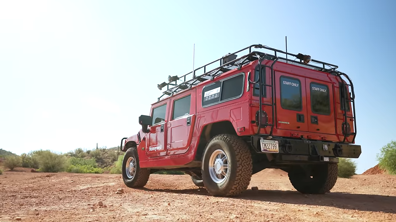 Watch a 5 ton Hummer drive with zero visibility – no windows