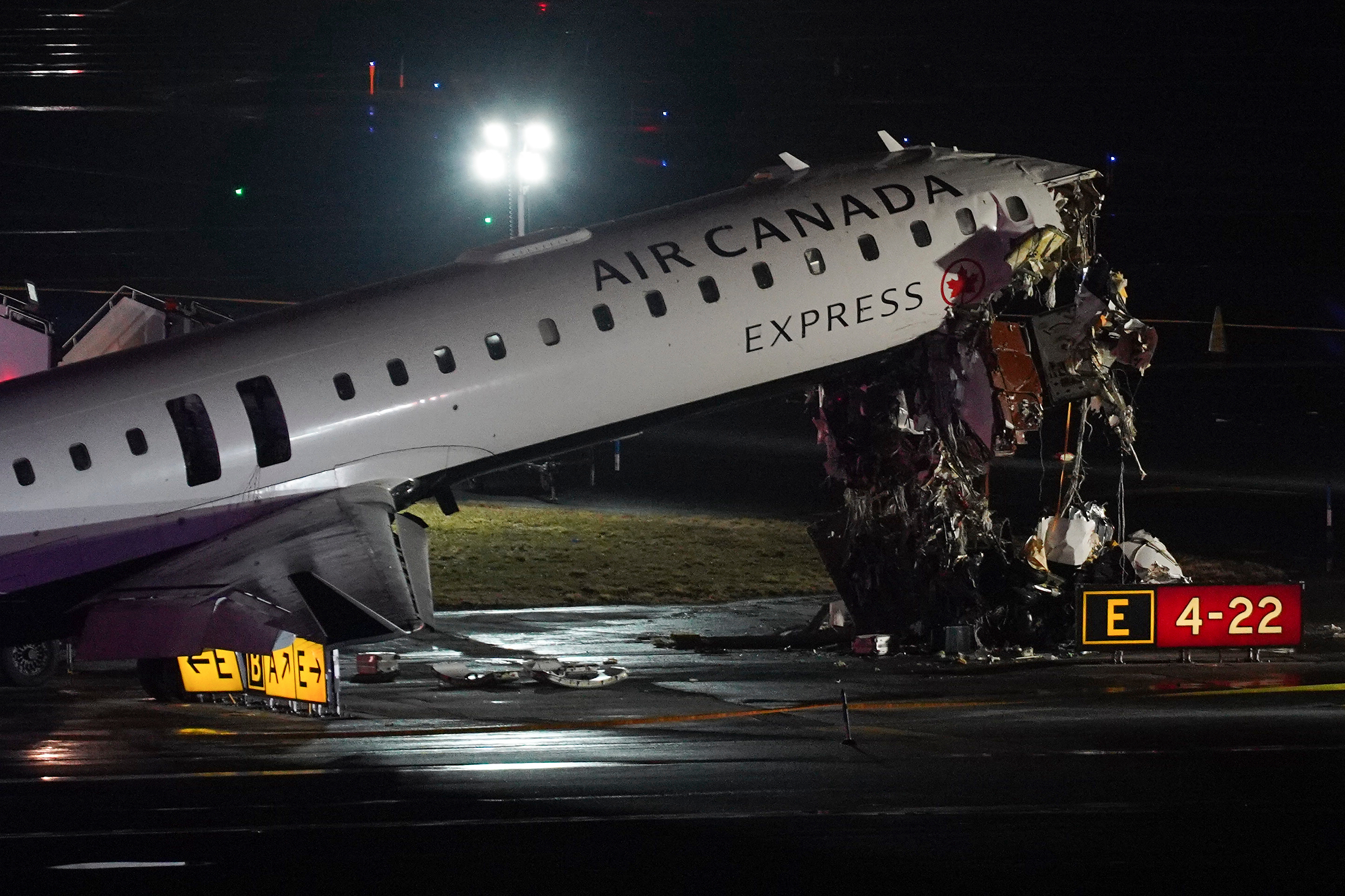 LaGuardia plane crash updates: Pilot and co-pilot killed, 41 hospitalized<br>