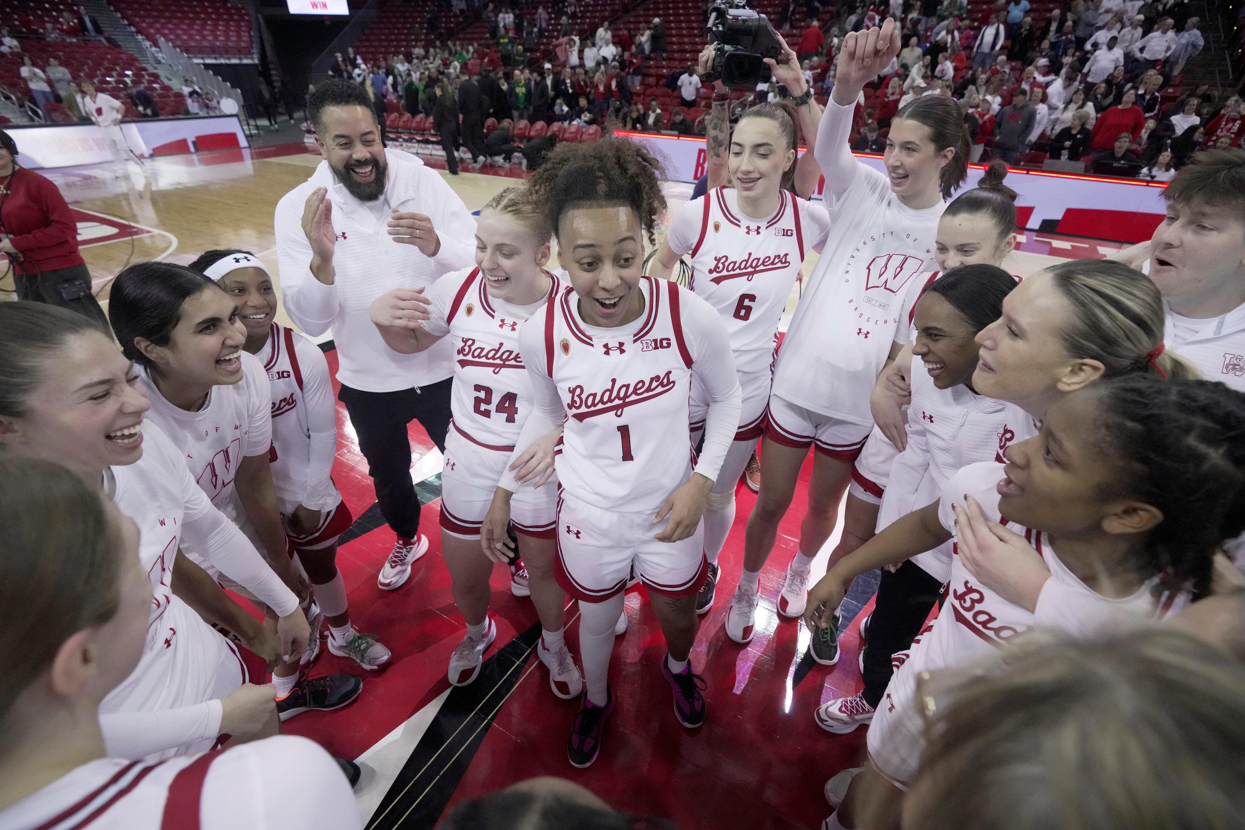 Wisconsin advances to WBIT quarterfinals after taking down Miami