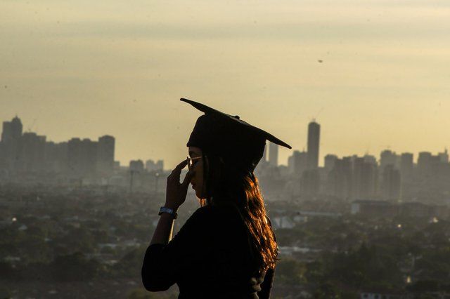 DepEd orders simple, meaningful graduation rites amid rising fuel prices