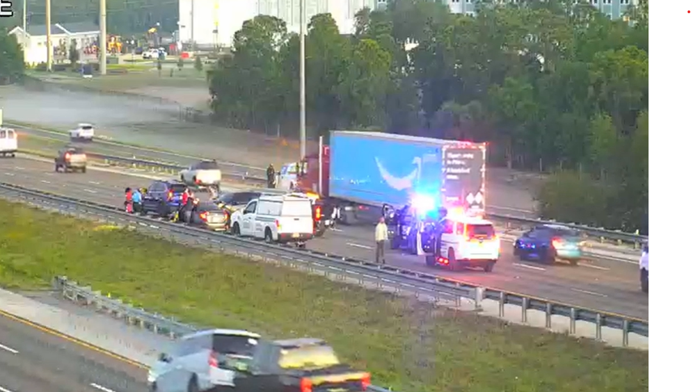 Major crash creates 40 minute delay on I-75 Monday morning