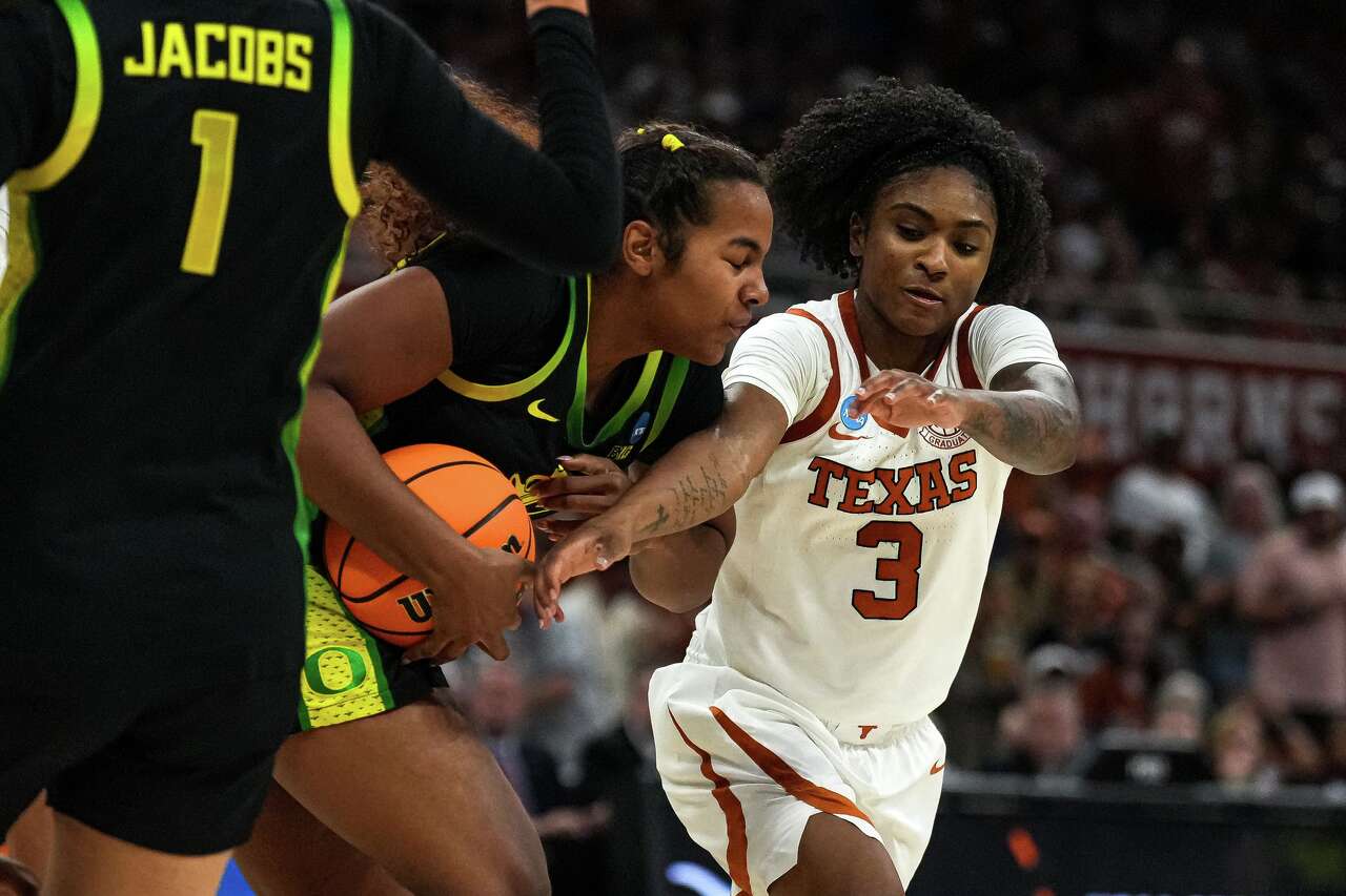 Rori Harmon embraces fans, coach and surgeon after final Texas basketball home game