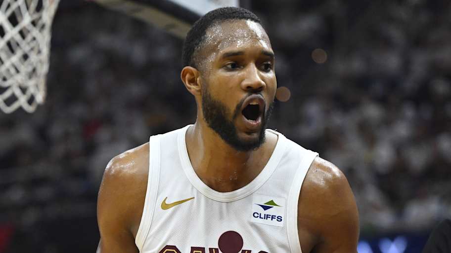 Cavaliers trade rumors are distracting from the real Evan Mobley story<br><br>