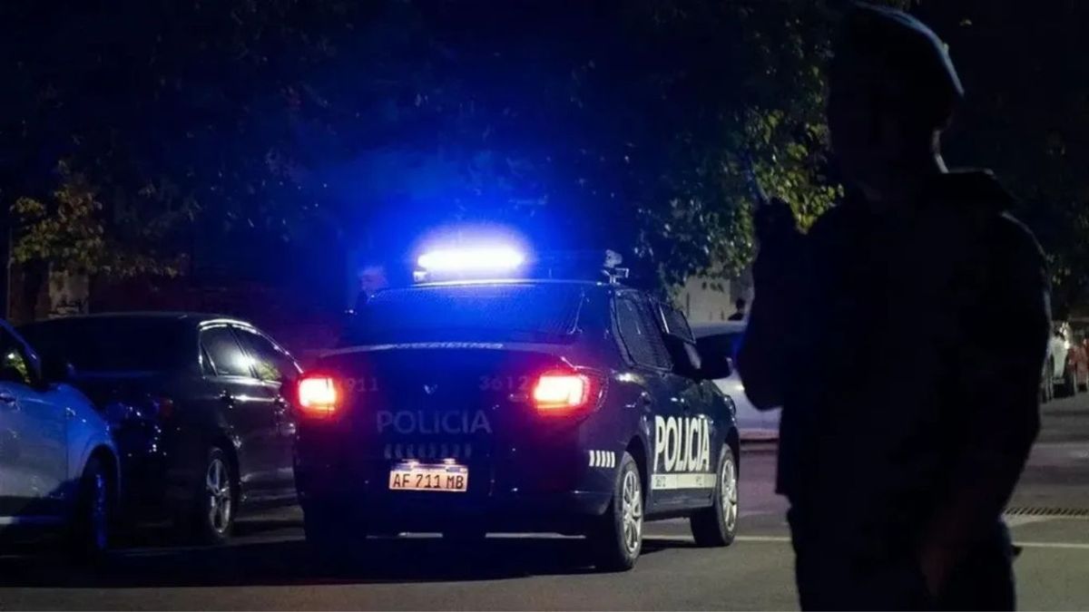 Frenó para ayudar a un hombre en la calle y todo se convirtió en una ...