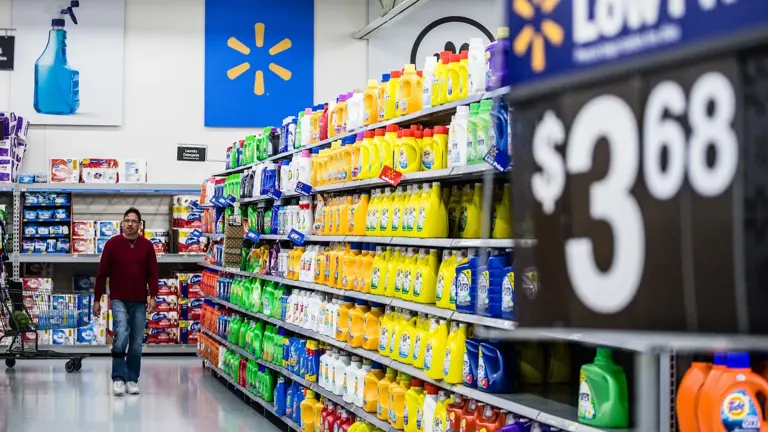 Walmart is putting digital labels that change prices instantly on every ...