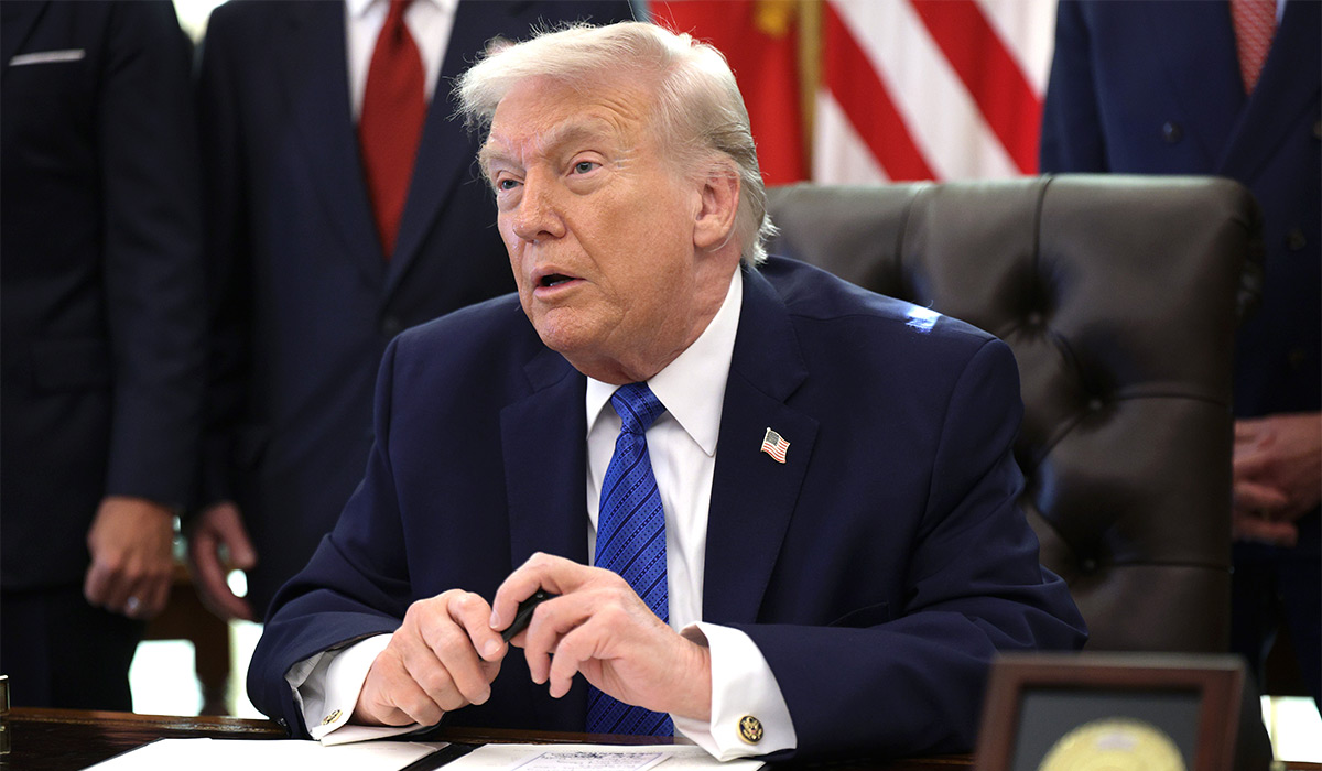 Trump faces intense backlash after controversial move on ICE agents(00)