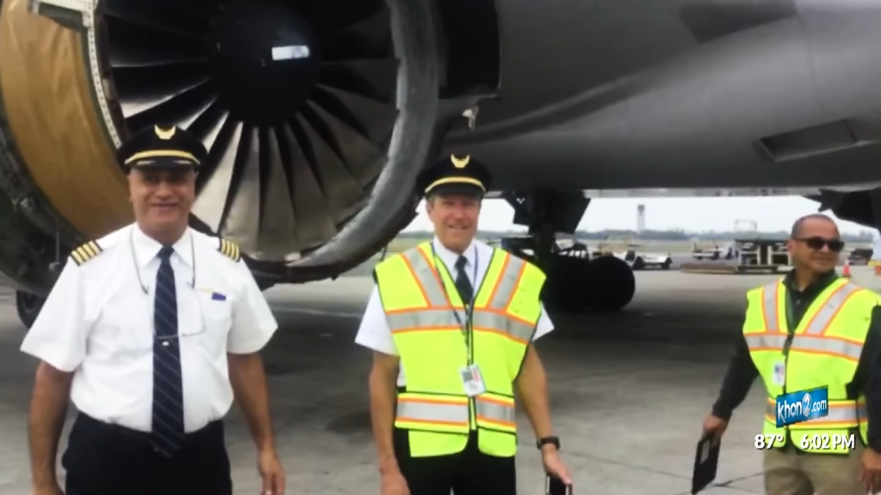 Watch How A Giant Engine Broke Apart Mid Flight At 900 KMH ...