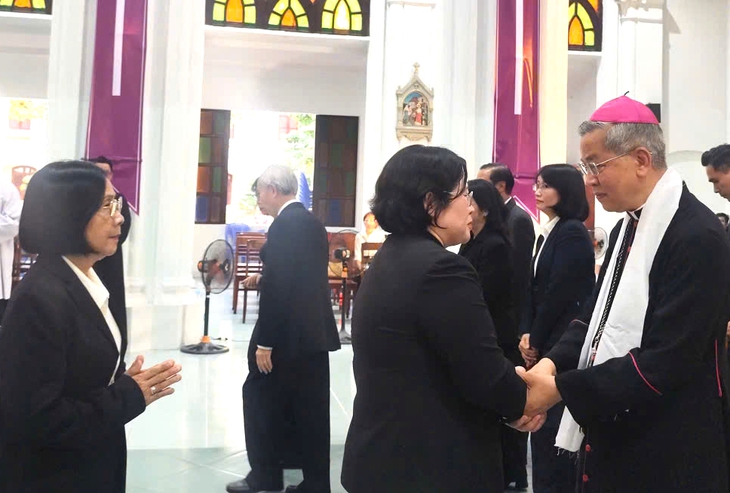 Lãnh đạo TP.HCM viếng Đức Hồng y Gioan Baotixita Phạm Minh Mẫn