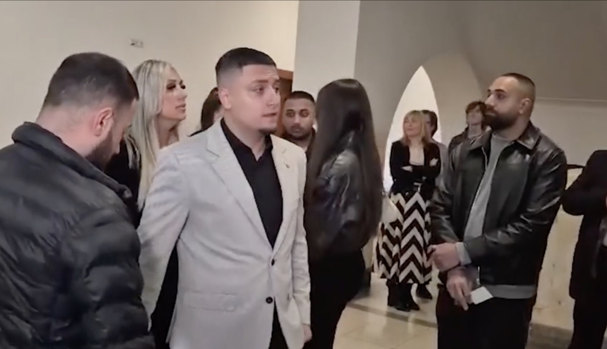 Ostravský rapper Hard Rico u soudu přiznal vinu. Za loupež mu hrozí až ...