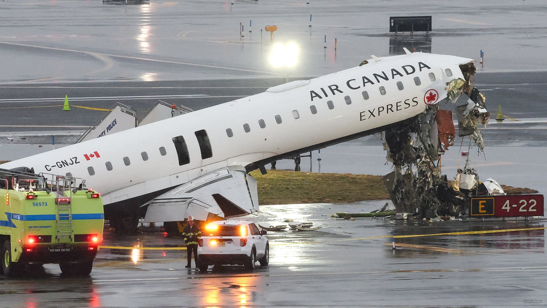 Air Canada jet collides with fire truck at LaGuardia, pilot and co ...
