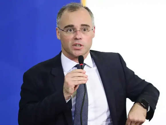 André Mendonça não aceitará delação de Vorcaro pela metade; ele quer todos os nomes do STF