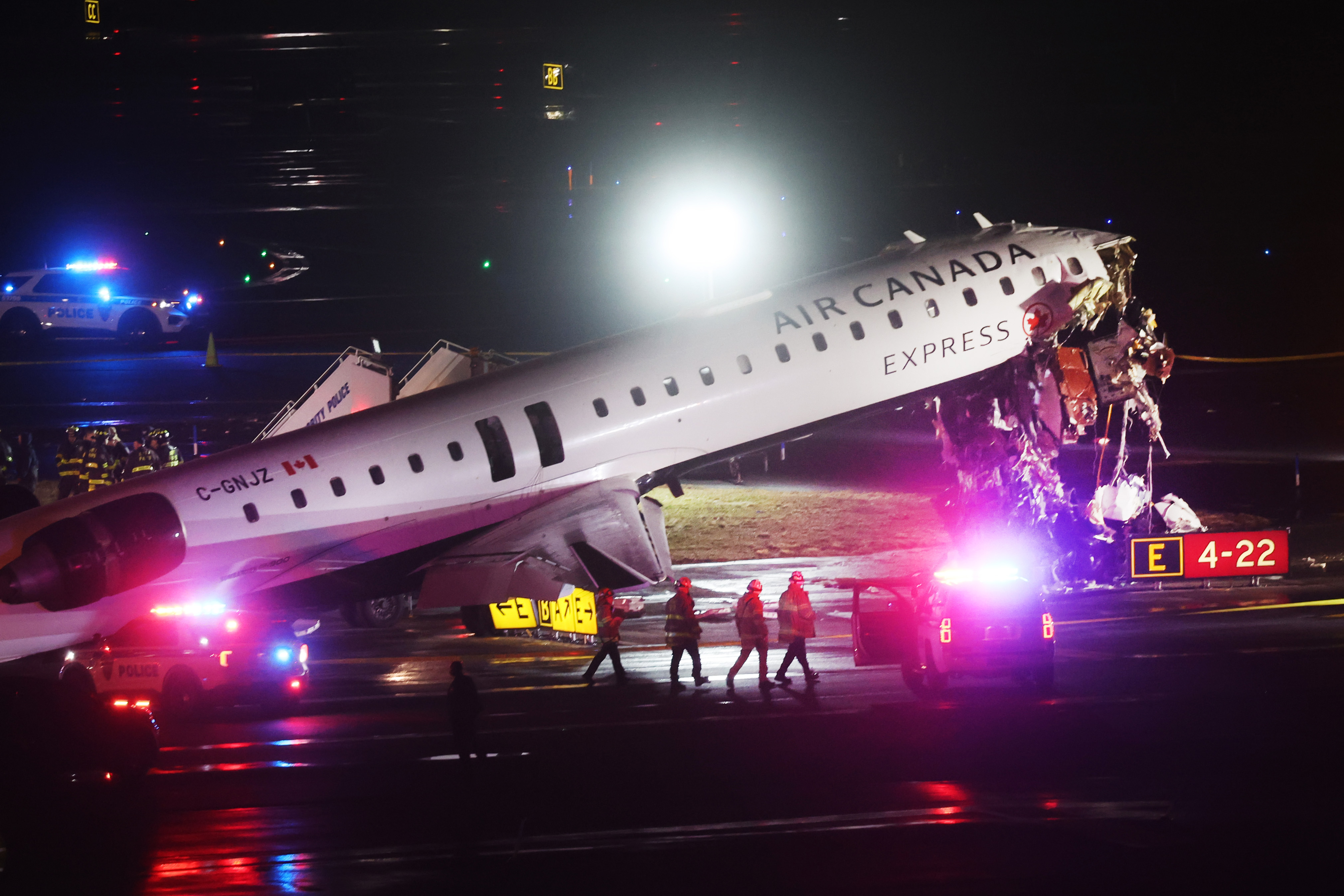 LaGuardia plane crash: 3 urgent questions<br><br>