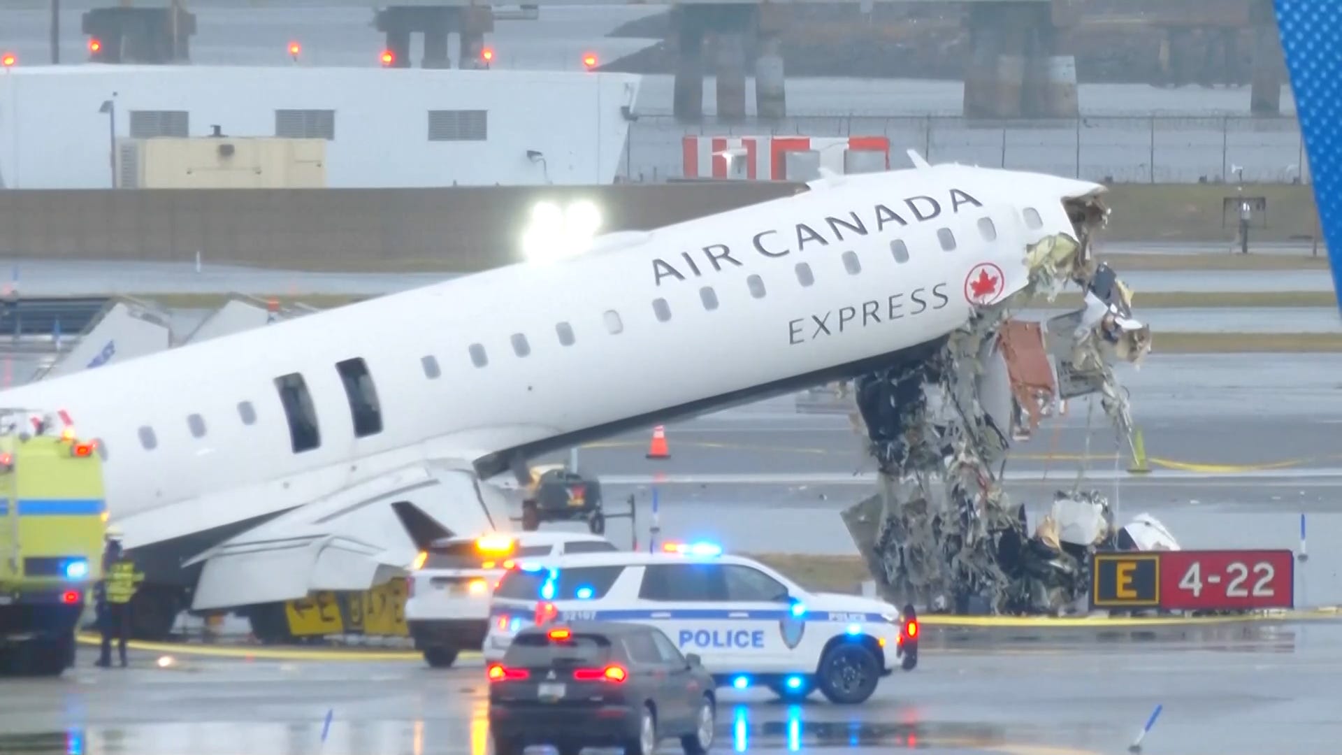 Air traffic audio captures 'stop' warning ahead of LaGuardia crash