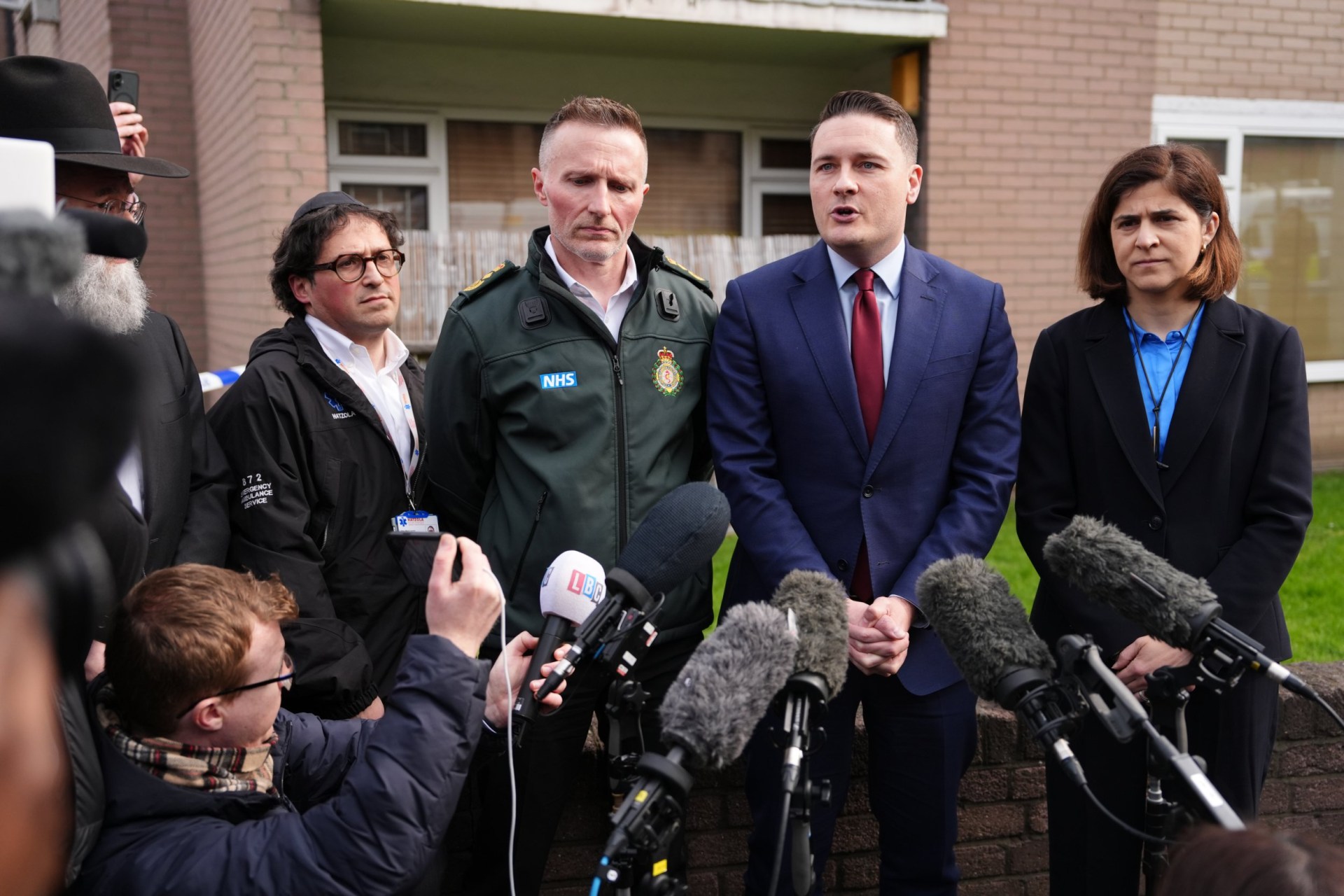 British Jews 'will not be cowed' by antisemitic attack on Jewish ambulances