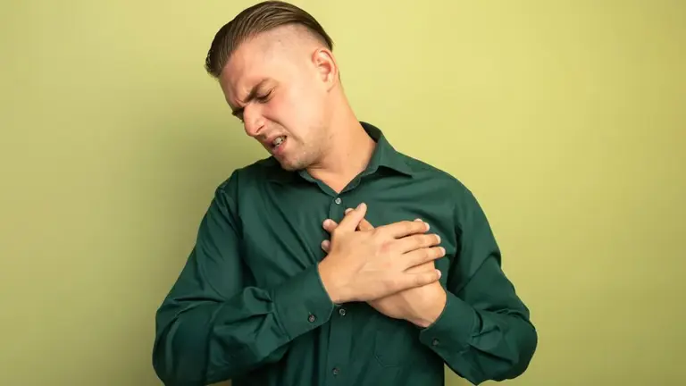 Heart attack symptoms in men: Warning signs you should never ignore