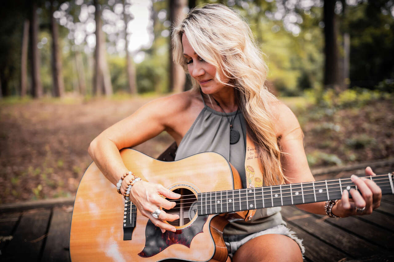 Sandee June celebrates back-to-back No. 1 singles as 