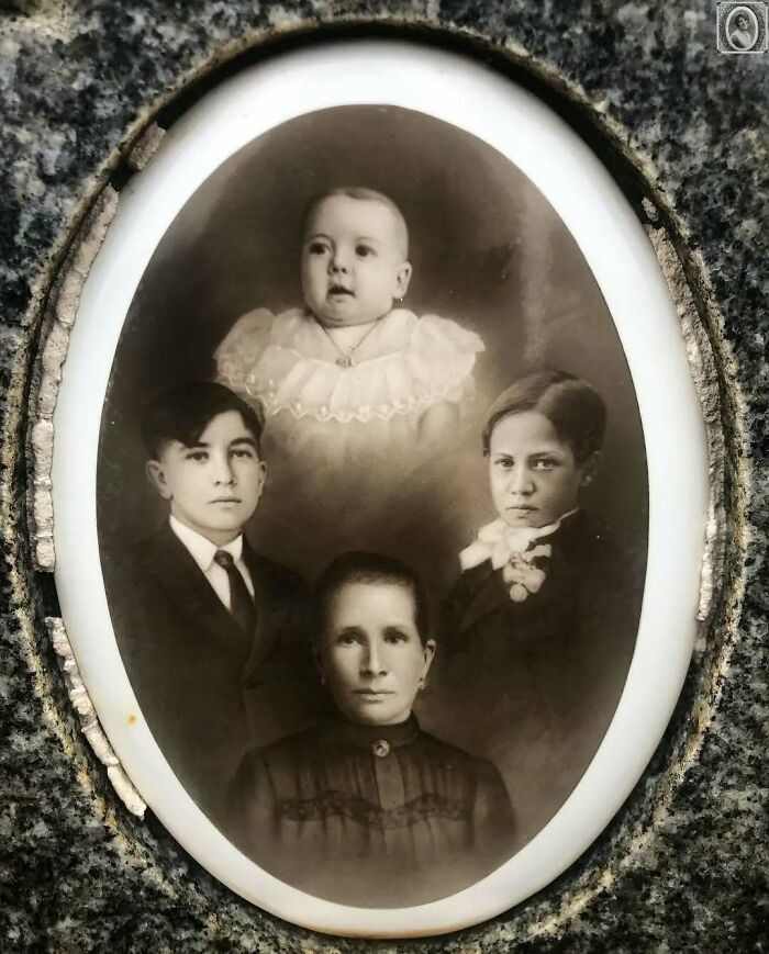50 Portraits On Tombstones That Tell Stories Of Lives Once Lived