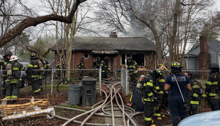Man pulled from basement, 5 firefighters hurt in fast-moving Maryland ...