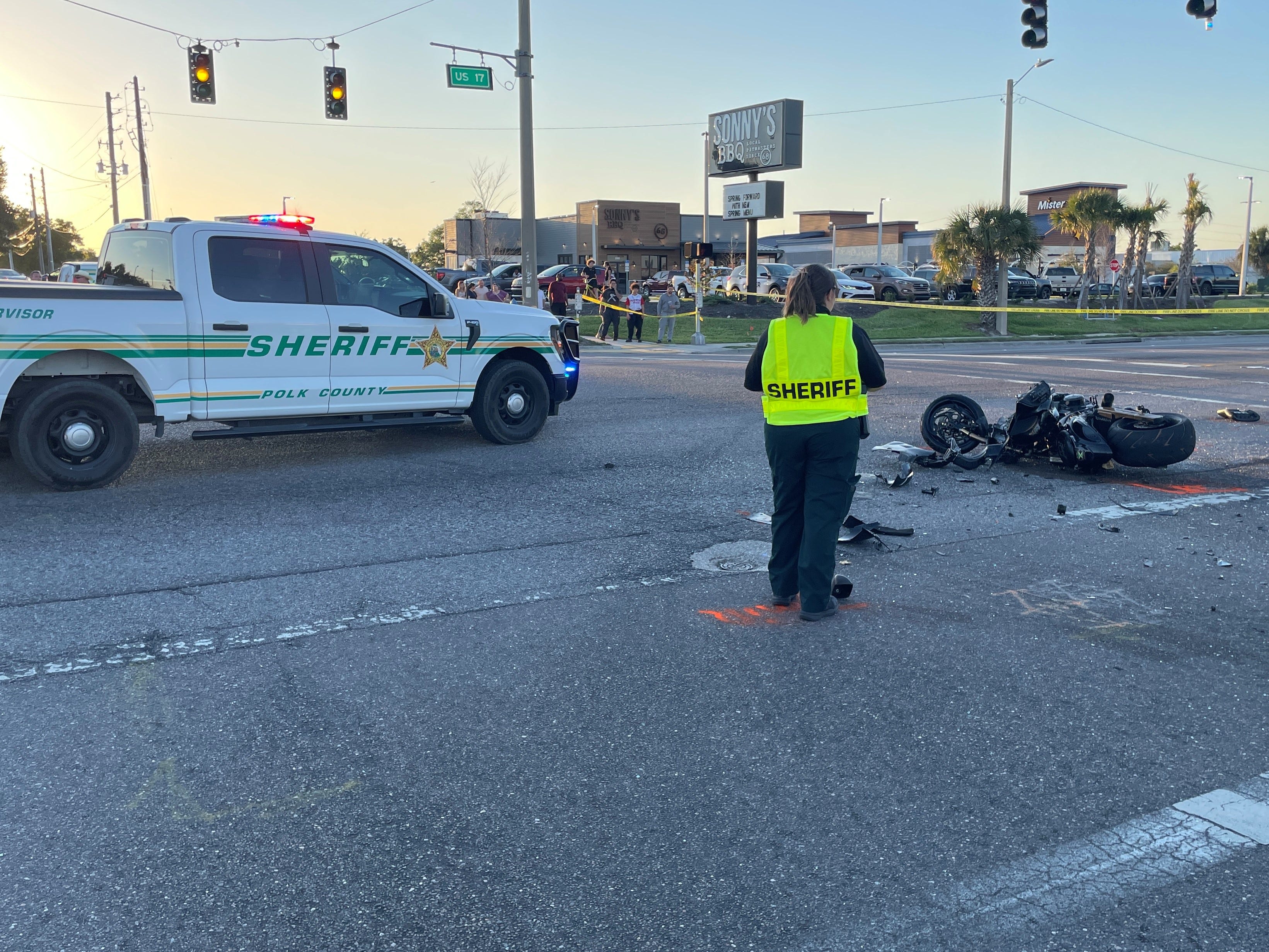 Winter Haven motorcyclist dies when car turns in front of her on US 17