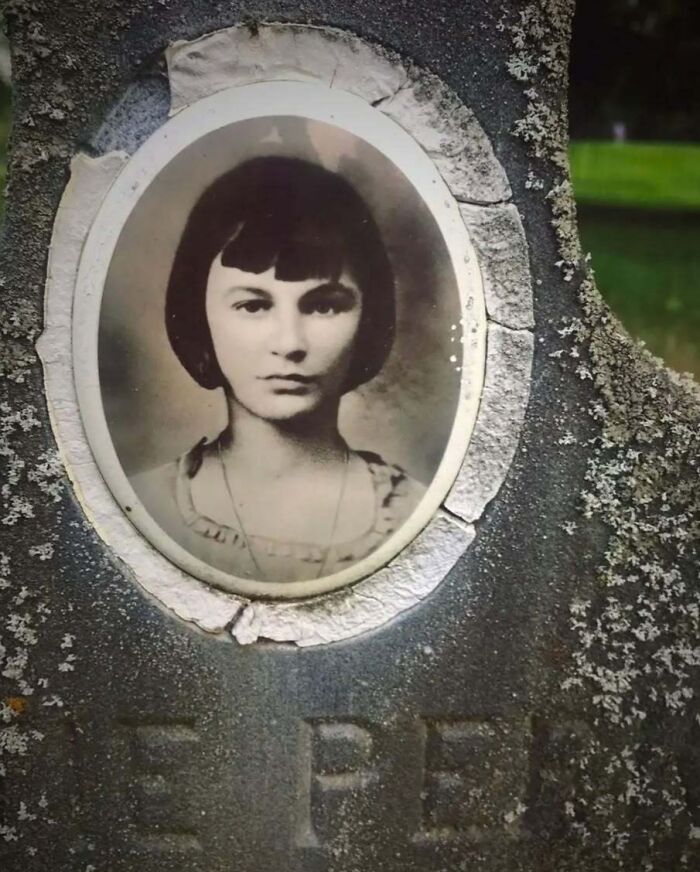 50 Portraits On Tombstones That Tell Stories Of Lives Once Lived