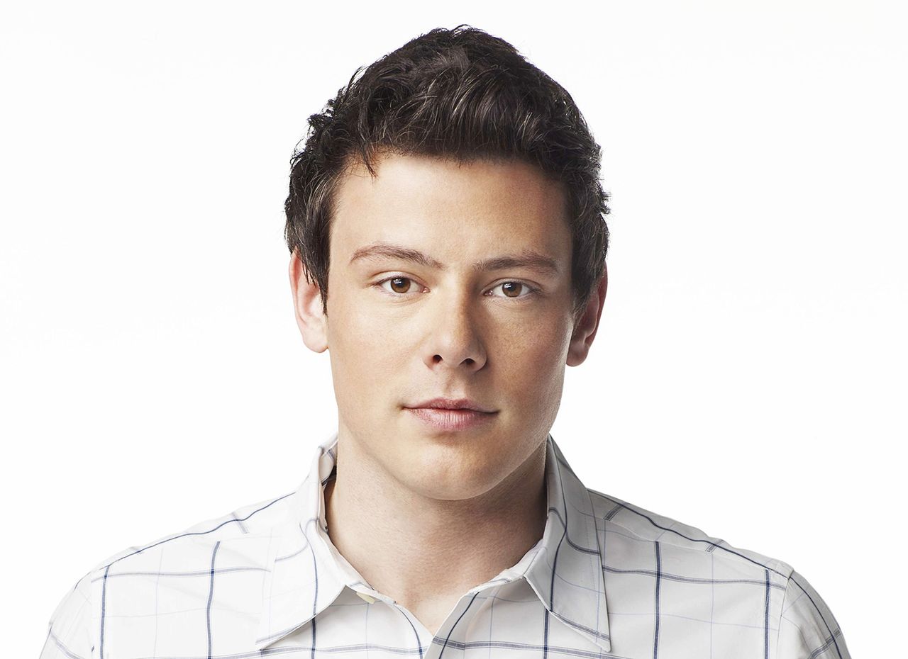 8 behind-the-scenes bombshells from “Glee”