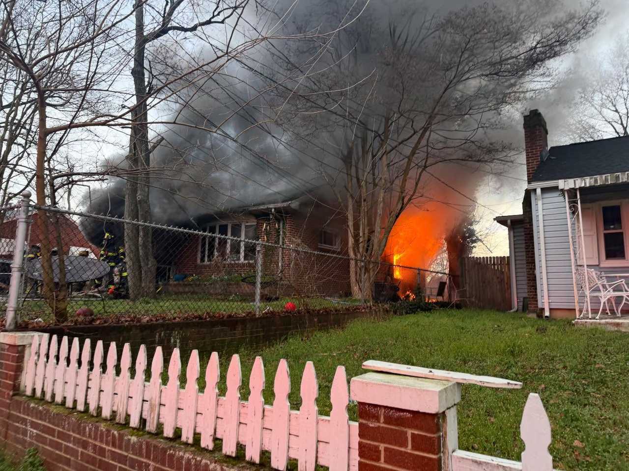 Man pulled from basement, 5 firefighters hurt in fast-moving Maryland ...