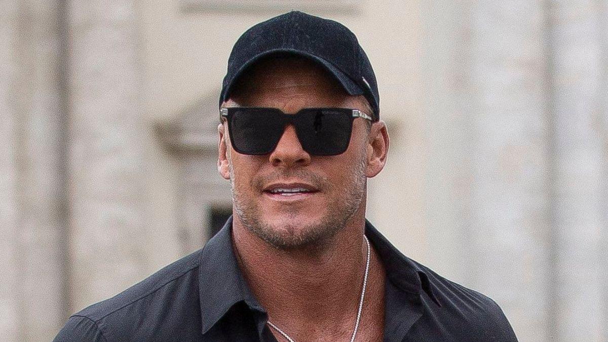 'Reacher' star Alan Ritchson beats up neighbor in front of children ...