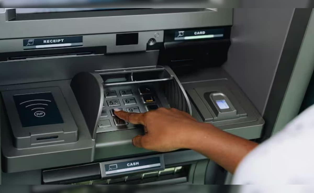 New ATM rule: 1 अप्रैल से बदल रहे हैं ATM के नियम, QR से निकलेगा कैश ...