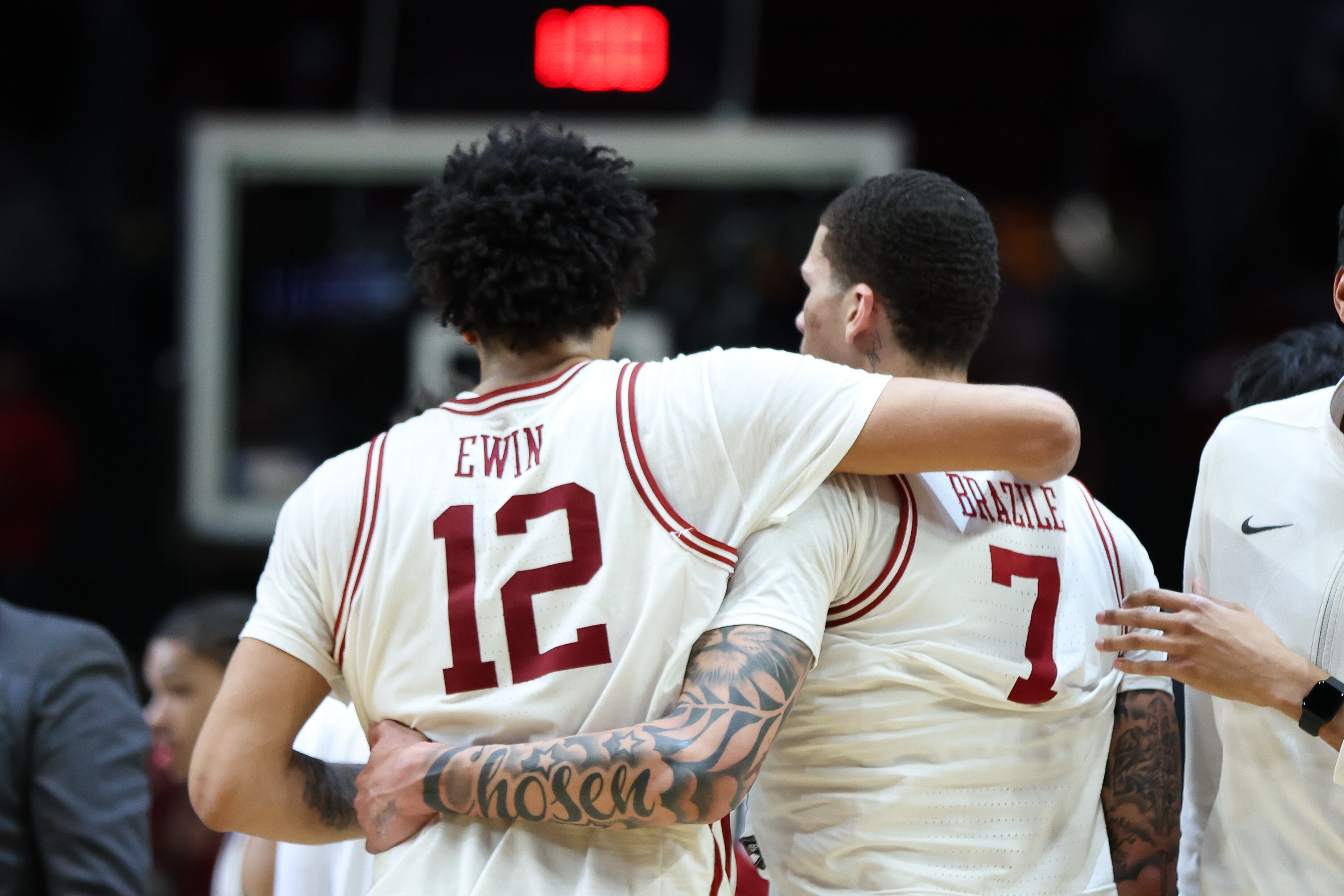 Bracket reset: NCAA tournament down to a Sweet 16 of high-majors