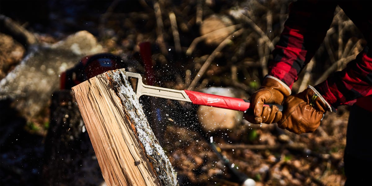 Milwaukee’s surprisingly effective 26-inch splitting axe