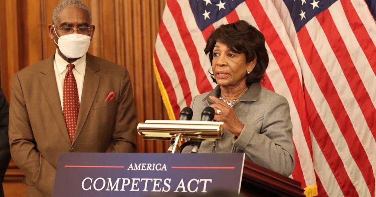 'I am Auntie Maxine': At 87, Maxine Waters brushes off age concerns for ...