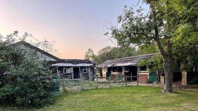 Controversial housing plan triggers 800 objections<br><br>