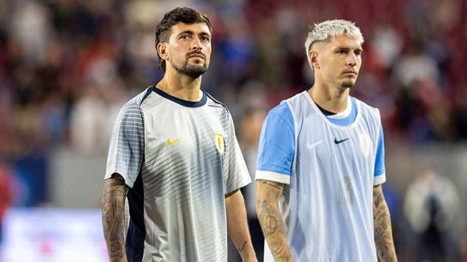 Arrascaeta e Varela são companheiros no clube e na seleção | Eston Parker/ISI Photos/GettyImages