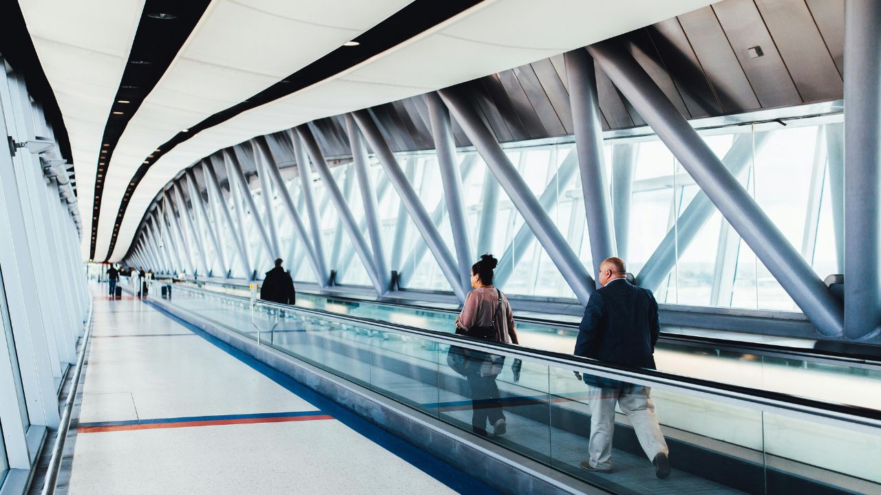 Everyone’s doing it: 9 travel habits experienced travelers avoid<br><br>