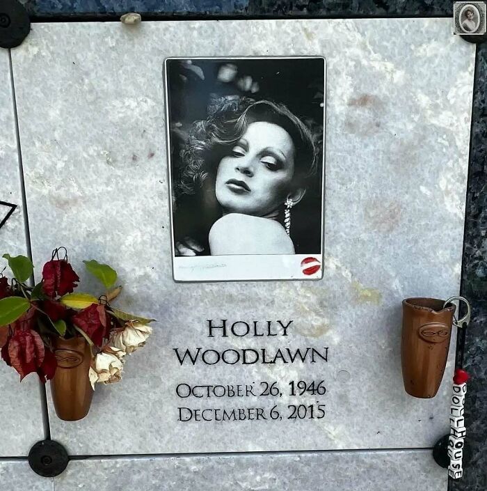 50 Portraits On Tombstones That Tell Stories Of Lives Once Lived