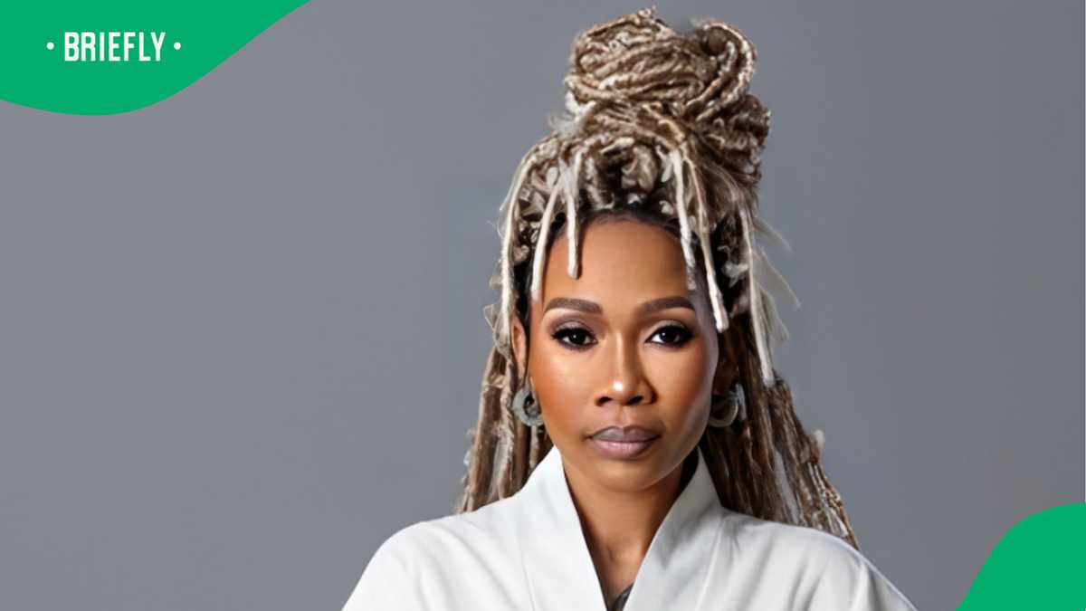 Watch as Dineo Ranaka defends herself from nasty troll