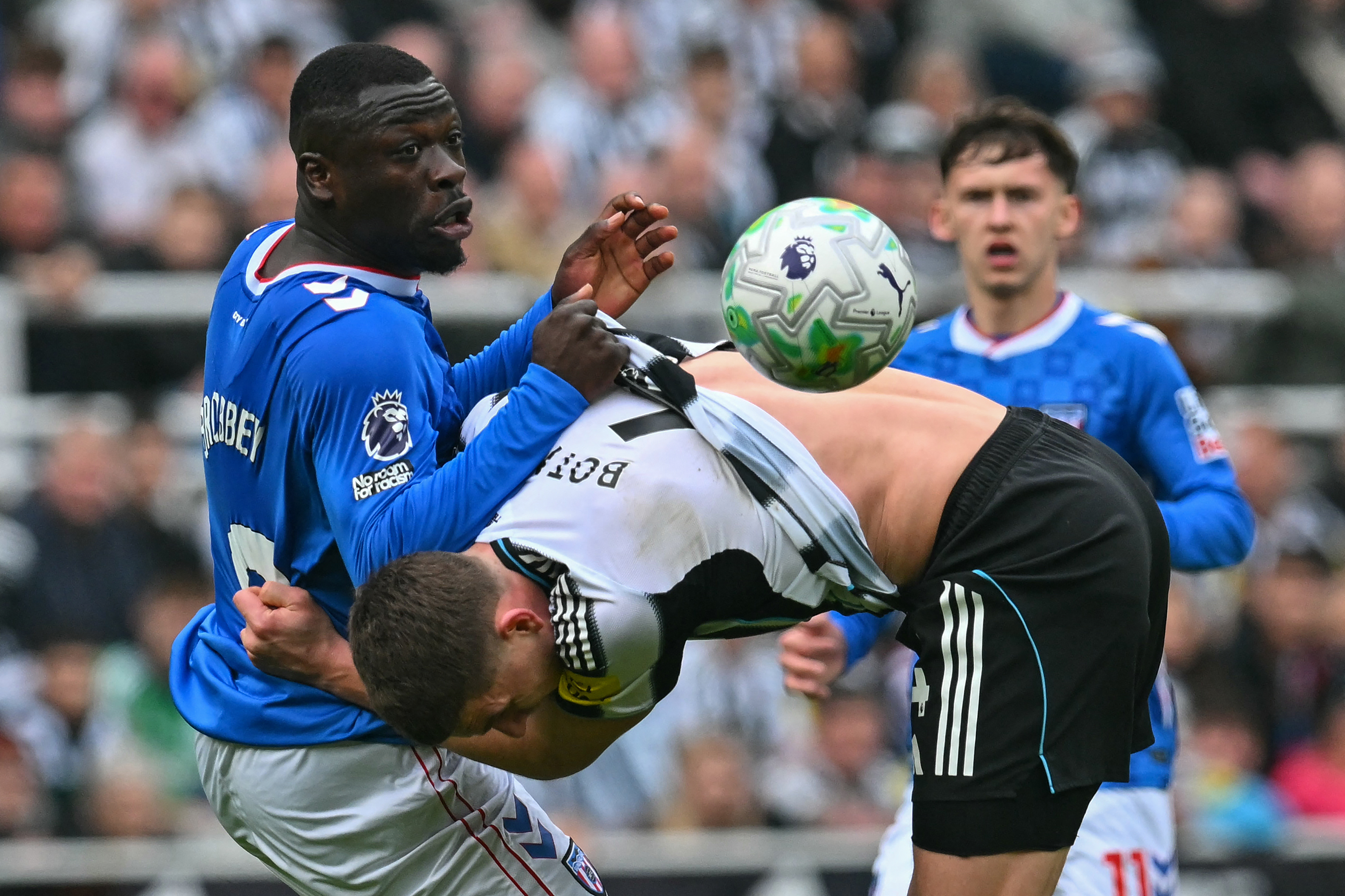 Sven Botman undergoes surgery for facial fracture after Tyne-Wear derby