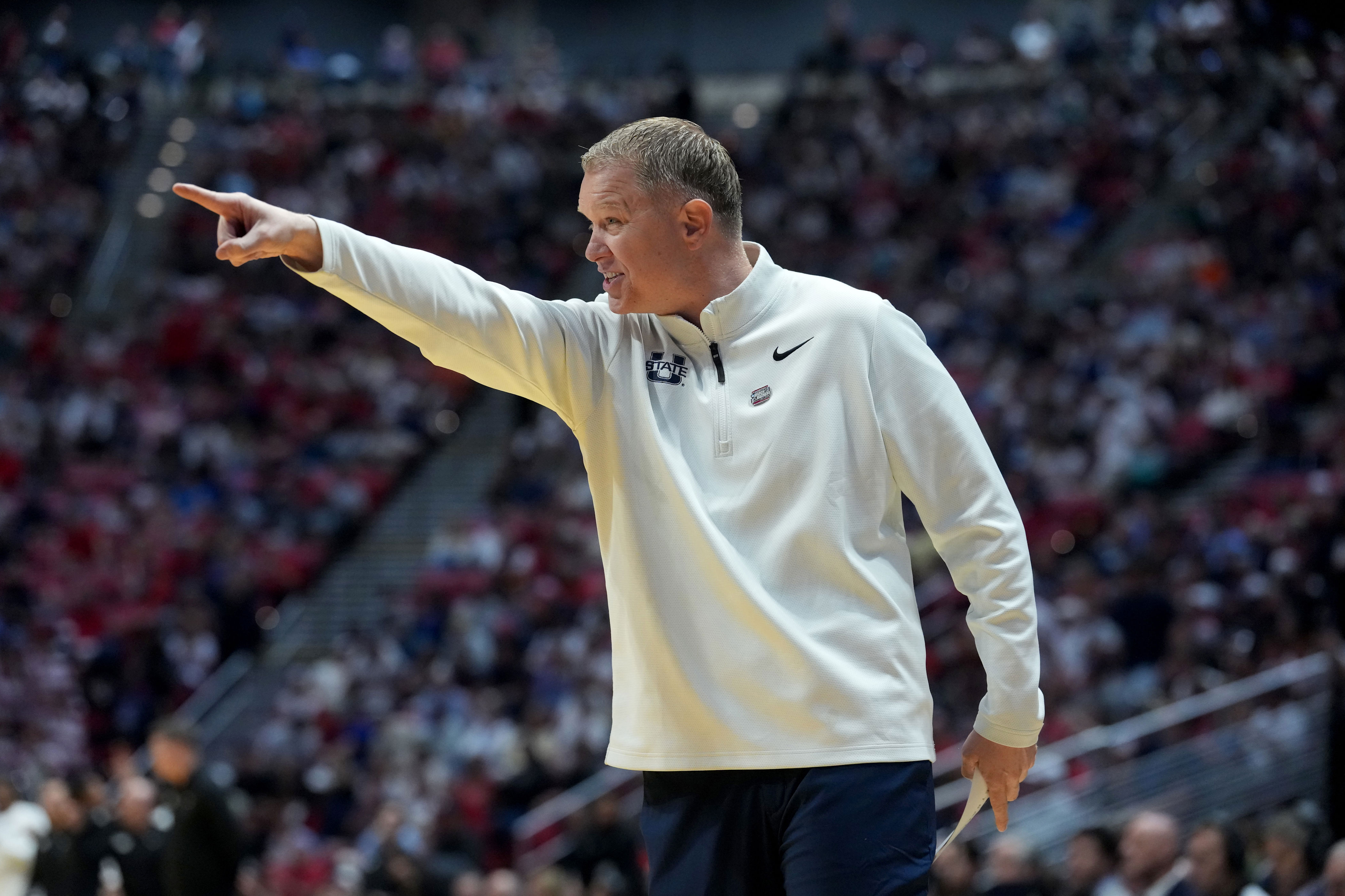 Head coach Jerrod Calhoun leaves Utah State for Cincinnati vacancy<br><br>