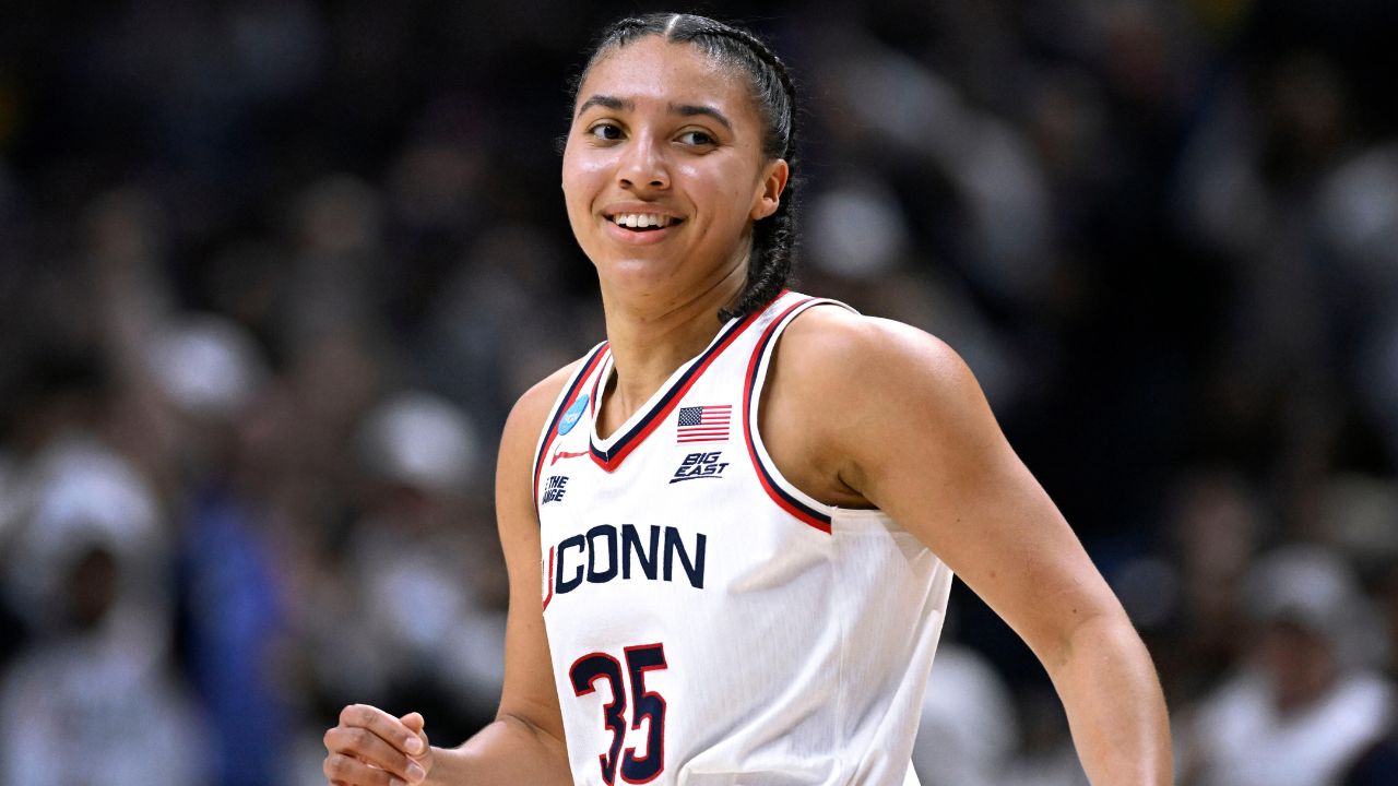 Fudd’s 34 points, eight threes power UConn past Syracuse into Sweet 16 ...