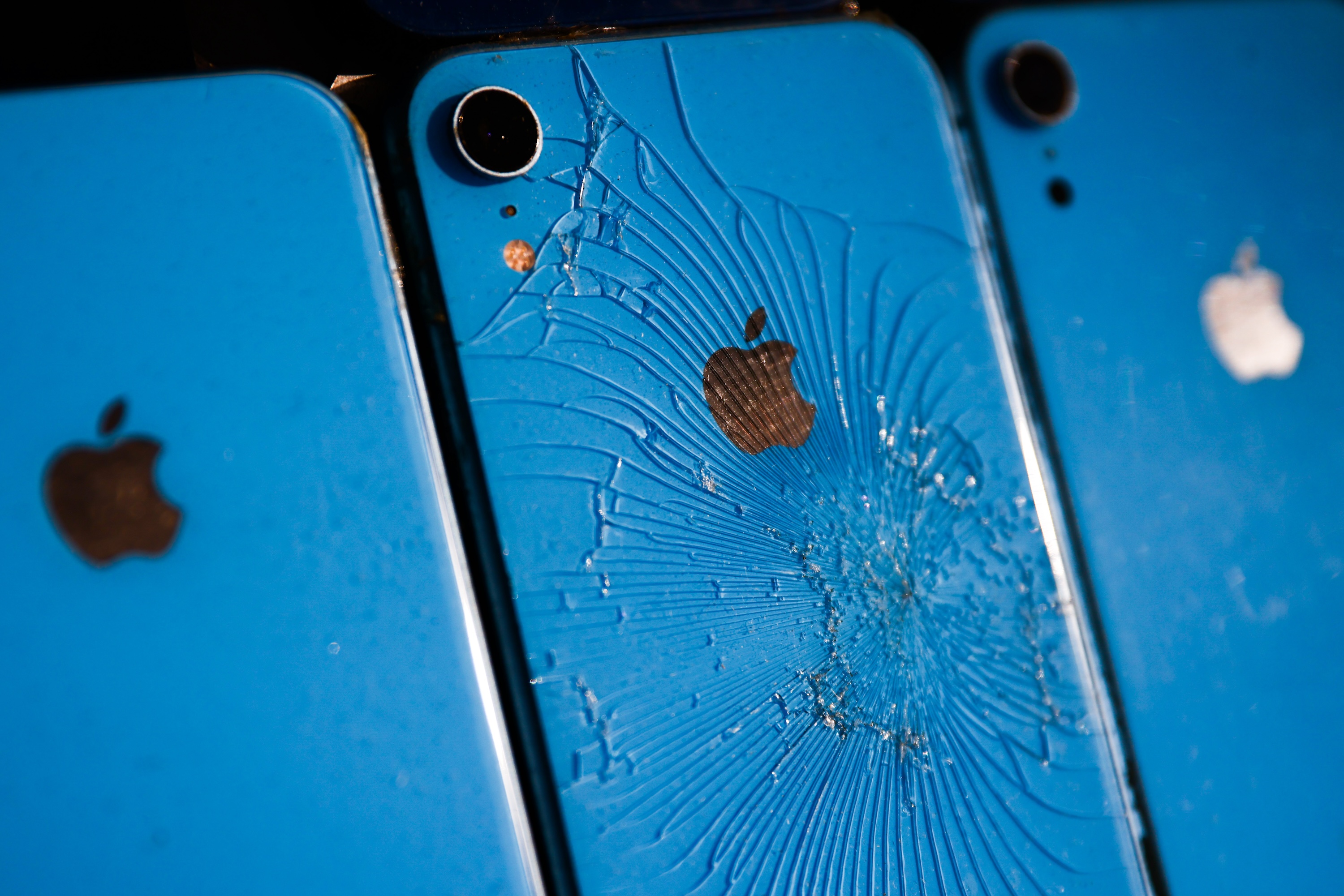 Someone has publicly leaked an exploit kit that can hack millions of iPhones<br><br>