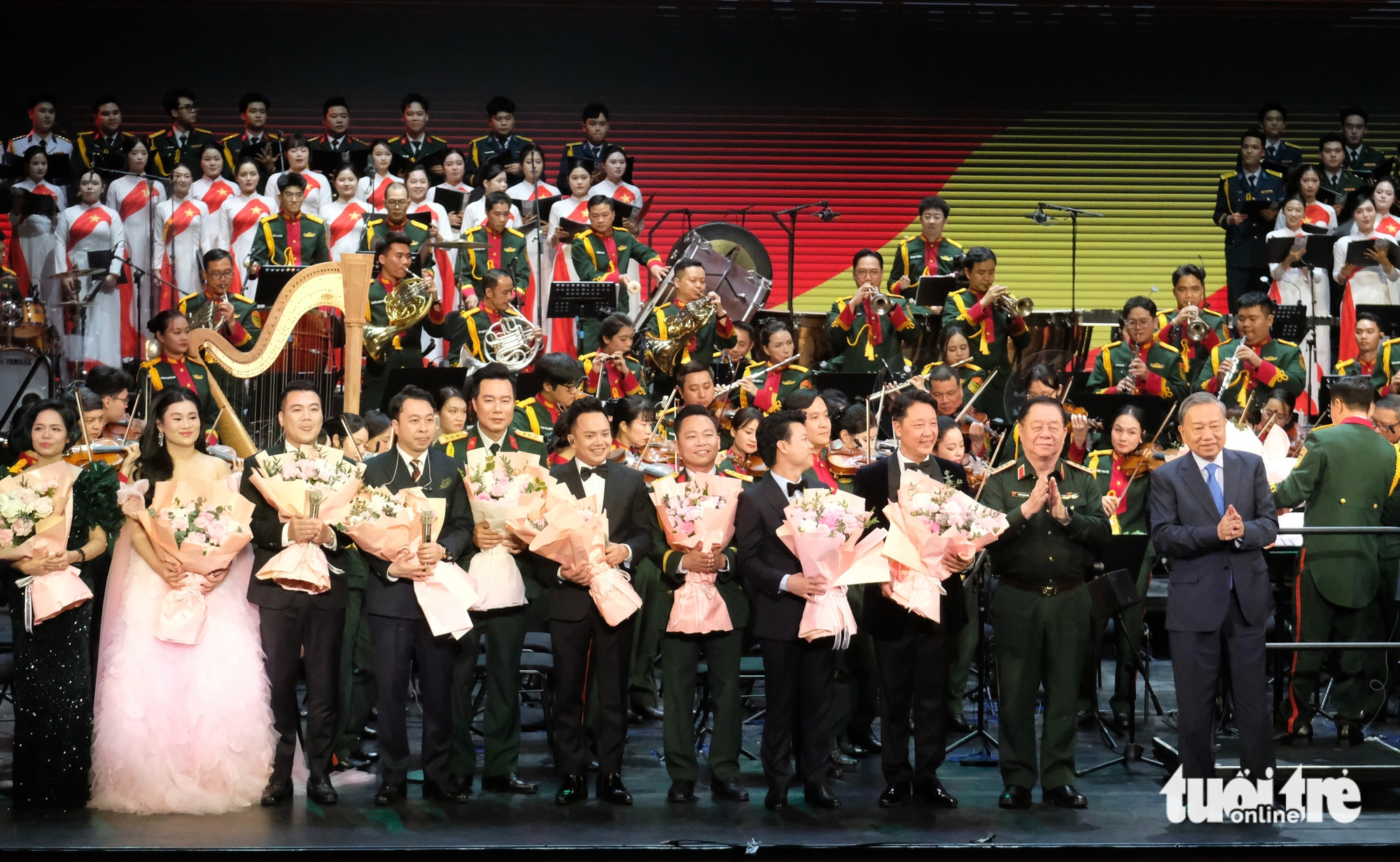 Dàn nhạc giao hưởng quân đội ra mắt hoành tráng